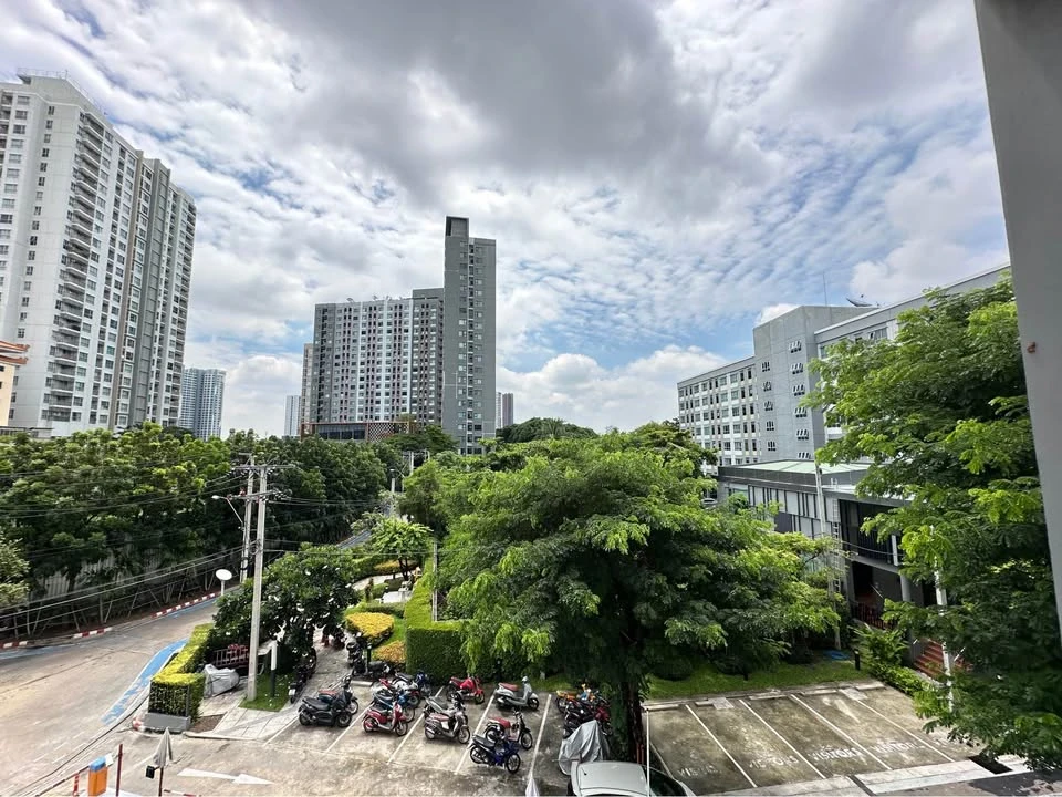 For sale, for rent, Aspire Sathorn-Taksin Brick Zone, very good room view, simply decorated, with good quality leather sofas and full facilities, don'