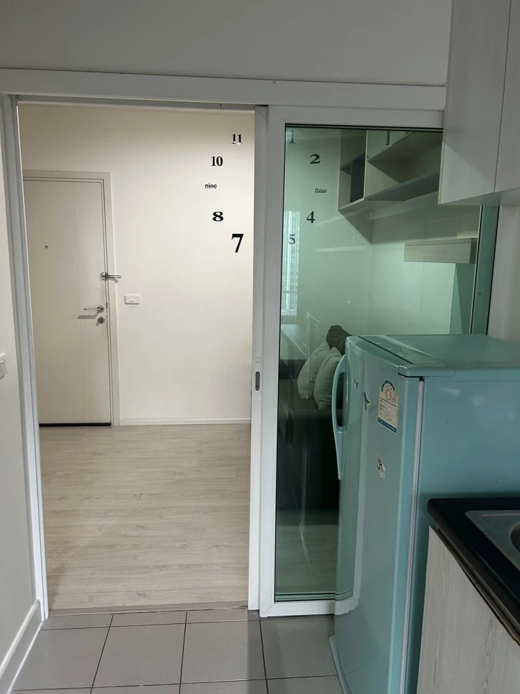 For sale rent : Aspire Sathorn-Tha Phra with quality built-in furniture, great view, great atmosphere. I must say you must book.