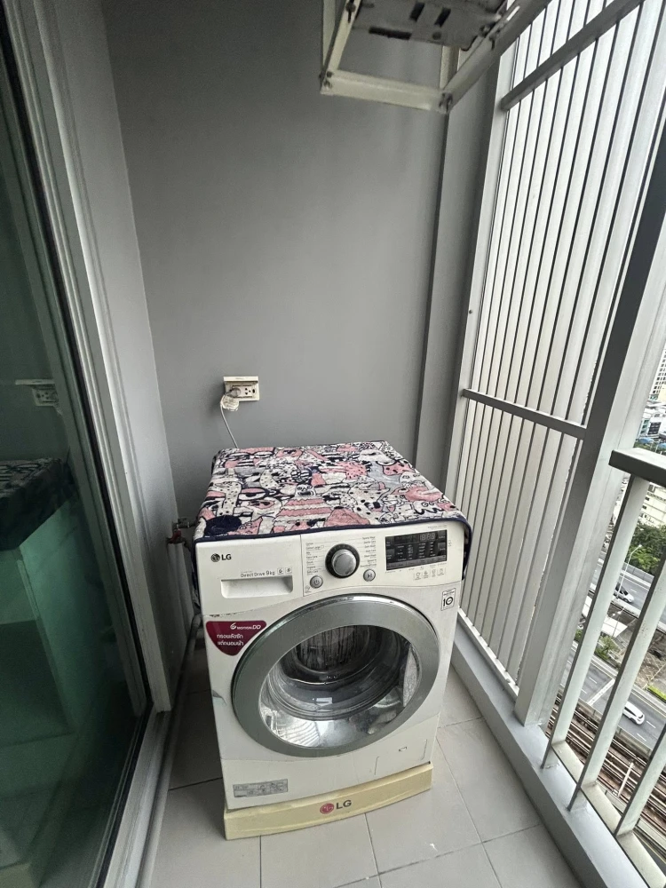 For sale rent : Aspire Sathorn-Tha Phra with quality built-in furniture, great view, great atmosphere. I must say you must book.