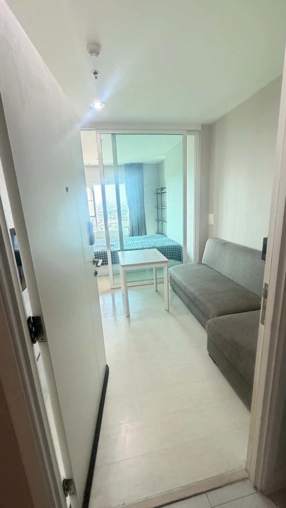Selling Aspire Erawan, high floor unit, fully furnished + complete appliances. Book now!