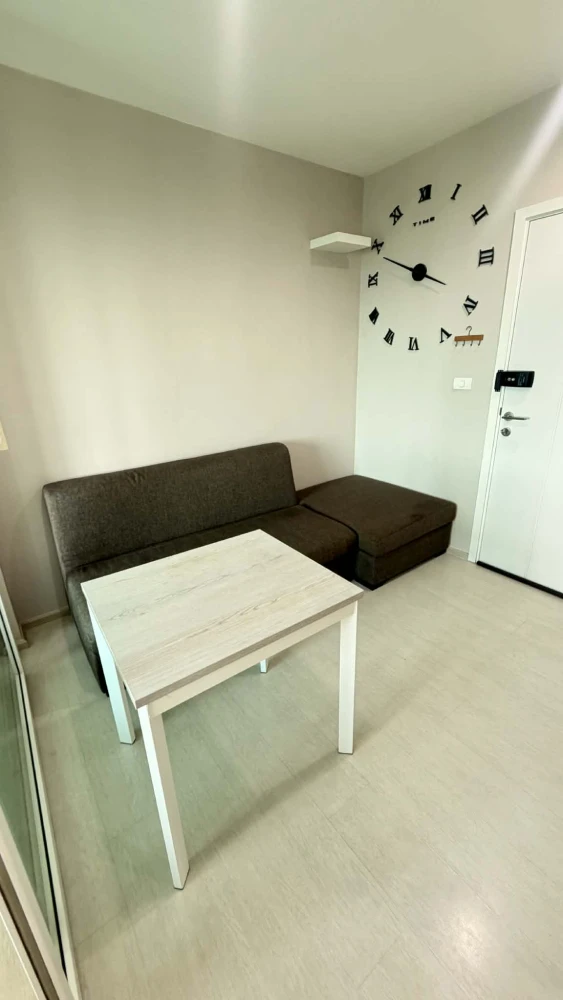 Selling Aspire Erawan, high floor unit, fully furnished + complete appliances. Book now!