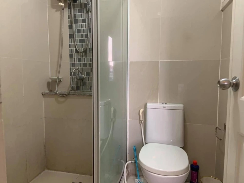 For sale: Happy Condo Ratchada 18, 4th floor, fully furnished. Interested? Hurry and reserve now. Don't wait.