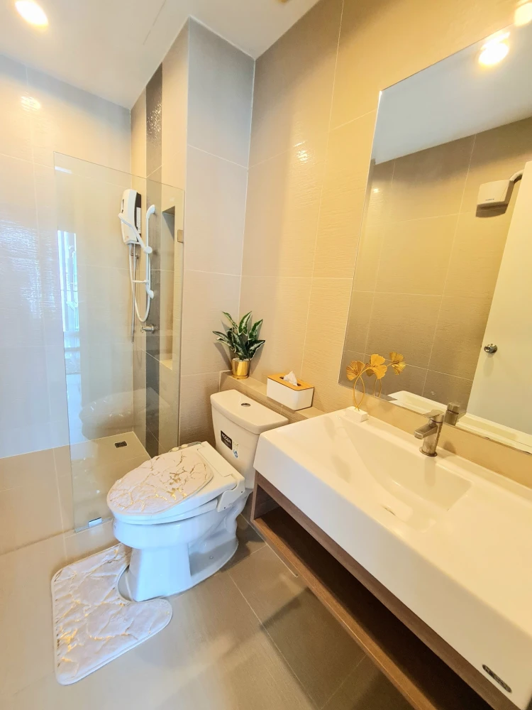 For sale: Happy Condo Lat Phrao 101, quiet, lots of food, beautifully decorated room, complete set of furniture. You will regret it if you miss it.