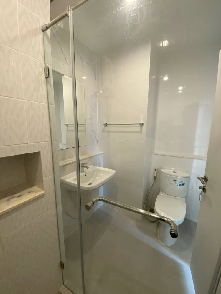 For sale: Niche Pride Thonglor-Phetchaburi project, ready to move in, wallpapered throughout, comes with a special price, reserve now!