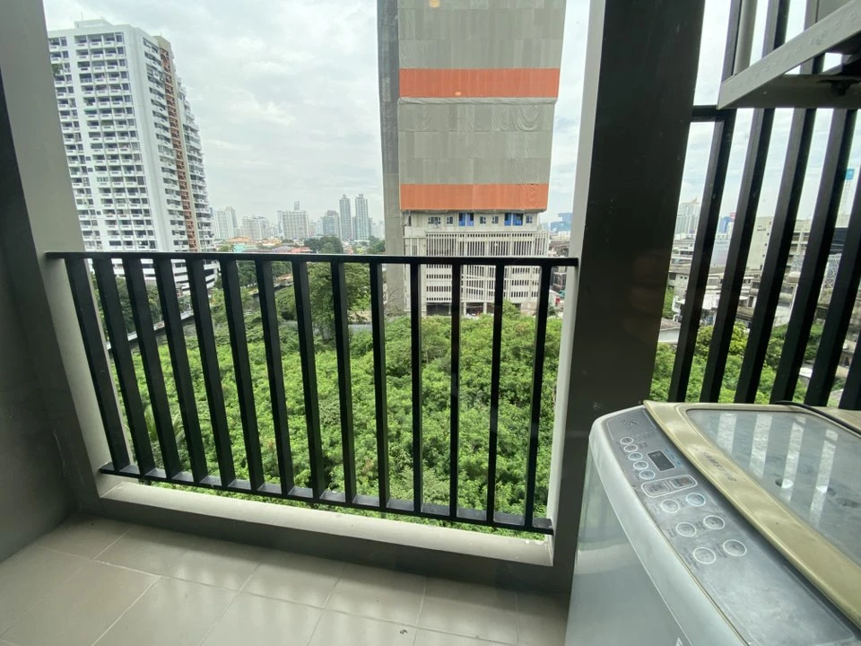 For sale: Niche Pride Thonglor-Phetchaburi project, ready to move in, wallpapered throughout, comes with a special price, reserve now!
