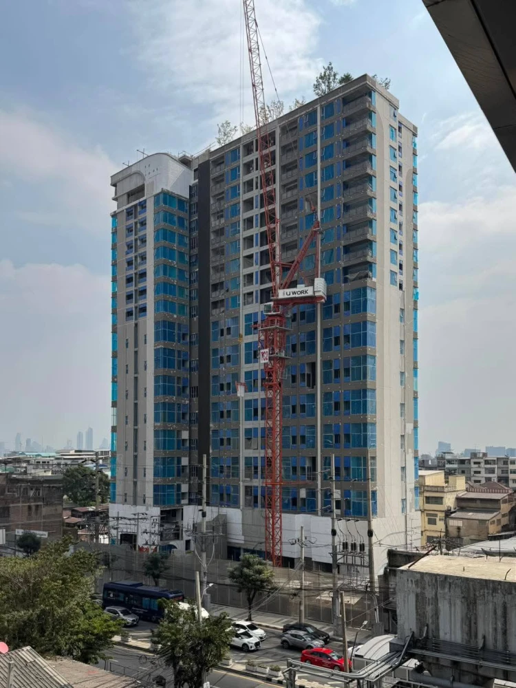 Selling So Origin Siriraj high-floor unit. Nice ventilation, spacious and comfortable. Book now!