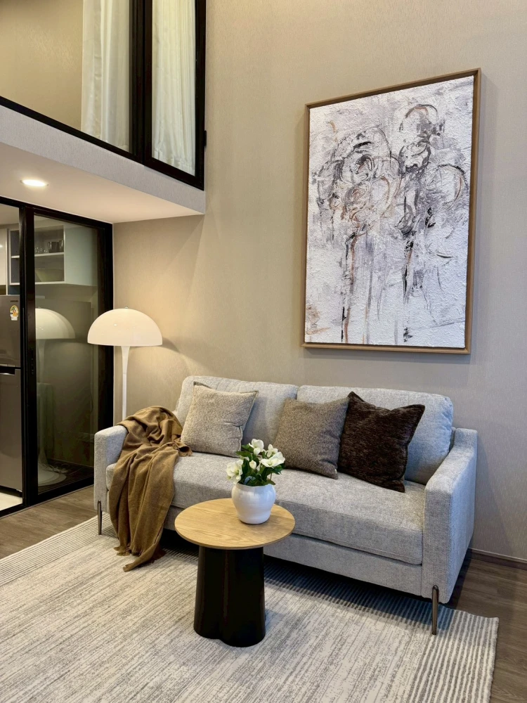 For sale: SO Origin Kaset Interchange, 20th floor, Duo Space, 2-story unit with 4.2 meter high ceiling. Ready to move in.