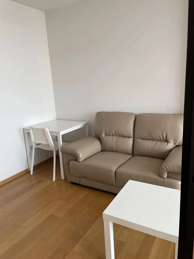 For sale: Noble Revo Silom, 20th floor, empty room, high floor, good view, no blocking buildings. If interested in being an owner, hurry and reserve n