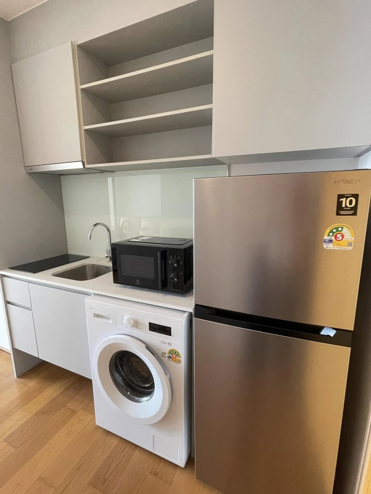 For sale: Noble Revo Silom, 20th floor, empty room, high floor, good view, no blocking buildings. If interested in being an owner, hurry and reserve n