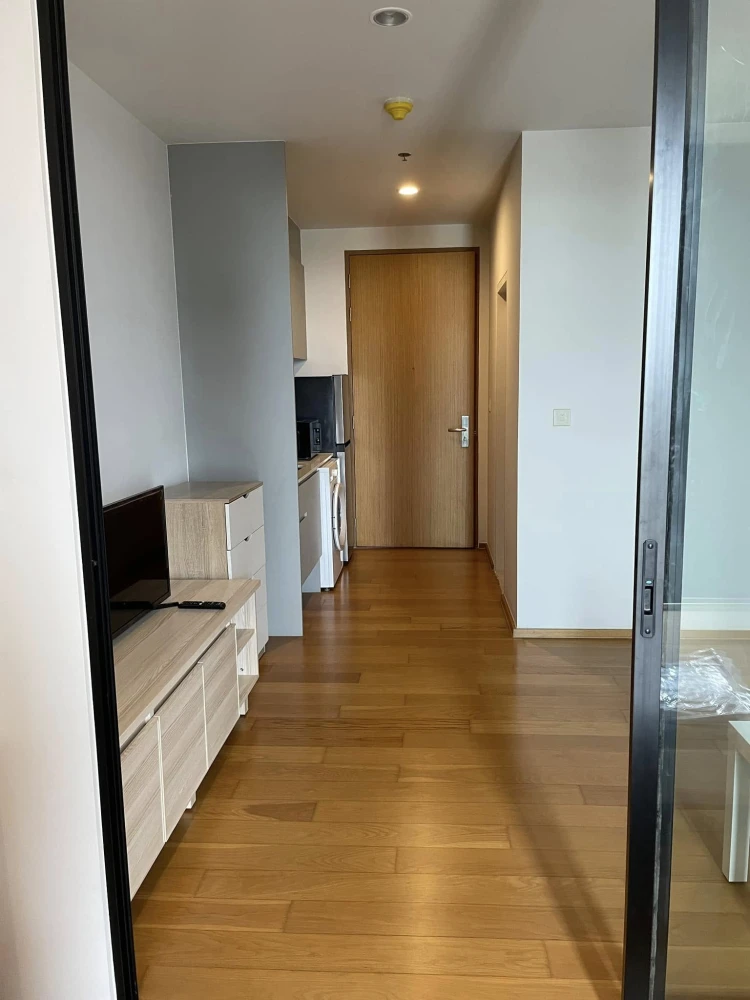 For sale: Noble Revo Silom, 20th floor, empty room, high floor, good view, no blocking buildings. If interested in being an owner, hurry and reserve n