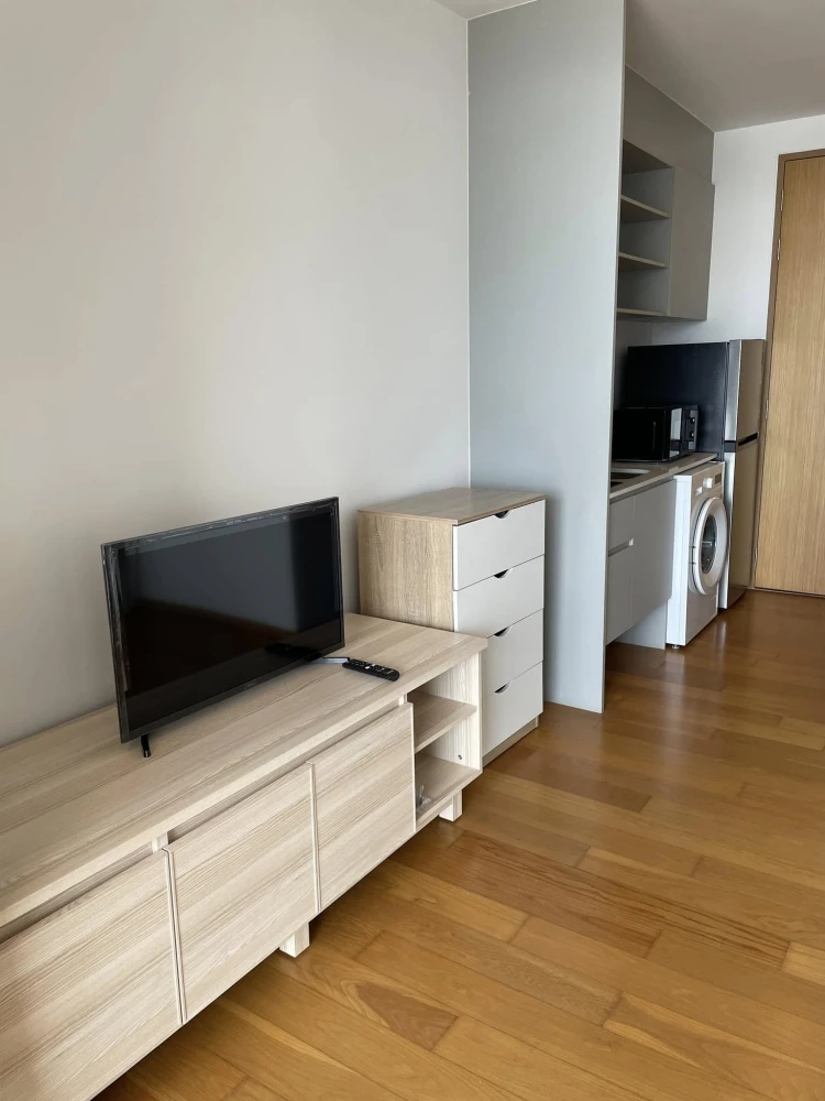 For sale: Noble Revo Silom, 20th floor, empty room, high floor, good view, no blocking buildings. If interested in being an owner, hurry and reserve n