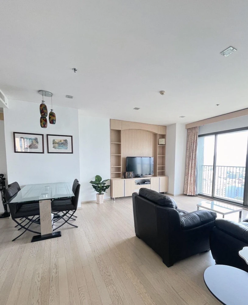 For sale: Noble Solo, 19th floor, city view, corner room, fully furnished, book now, don't miss out, hurry!
