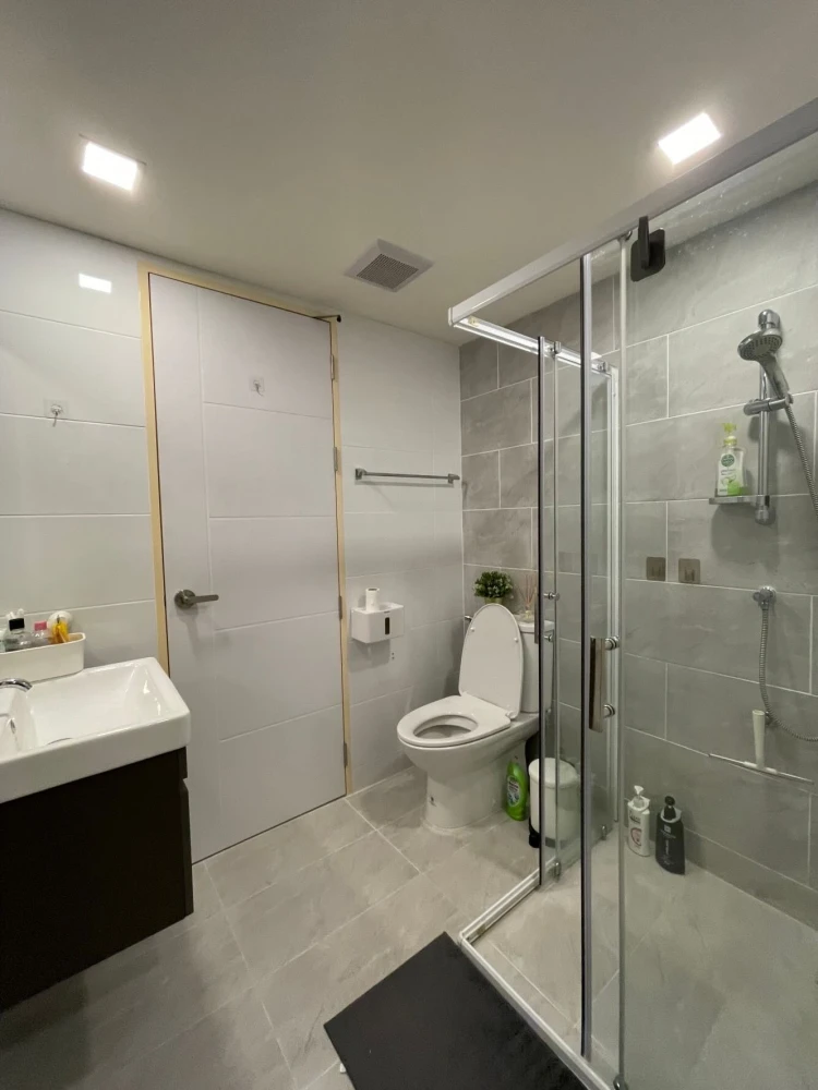 For sale: Modiz Ratchada 32, 2 bedrooms, 2 bathrooms, fully furnished, beautiful view, ready to move in.