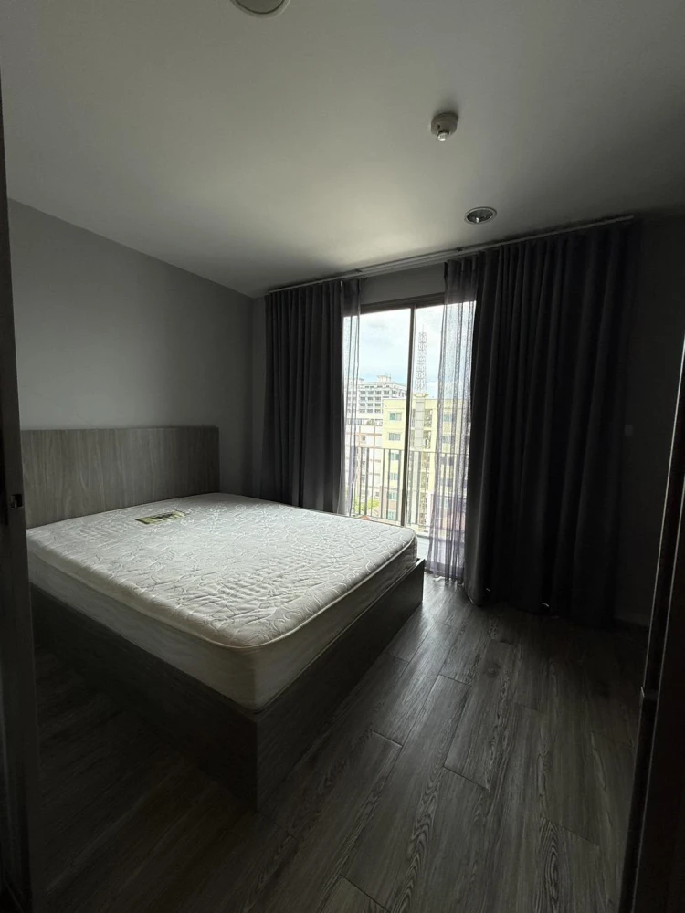 For sale: Modiz Ladprao 18, 8th floor (top floor) with rooftop/sky level, fully furnished, ready to move in.