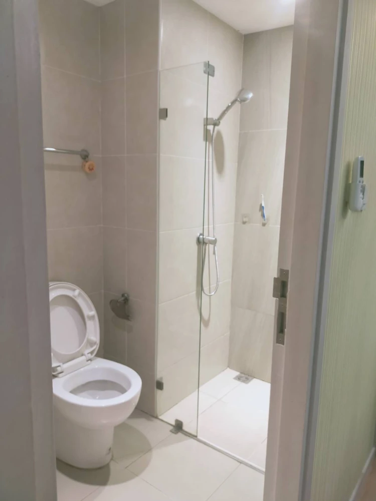 For sale: Modern Condo Bang Phlat - Charan 79, Building C, 8th floor, corner unit, fully furnished. Interested? Reserve now!