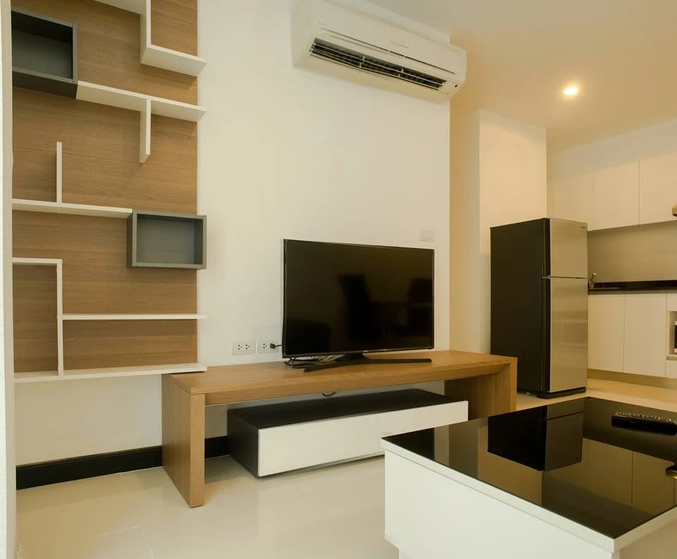 For sale: Vogue Sukhumvit 16, fully furnished with air conditioning and other electrical appliances. Move in now, don't delay.