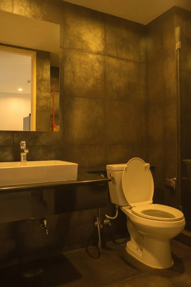 For sale: Vogue Sukhumvit 16, fully furnished with air conditioning and other electrical appliances. Move in now, don't delay.