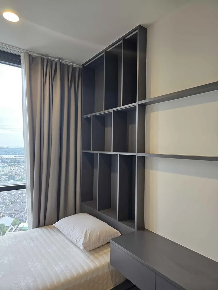 For sale: Oka House Sukhumvit 36, high floor, corner room with bathtub, built-in furniture throughout the room, river view, very attractive for bookin