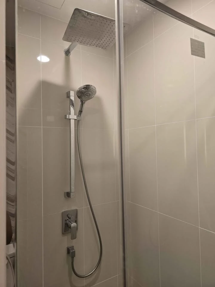 For sale: Oka House Sukhumvit 36, high floor, corner room with bathtub, built-in furniture throughout the room, river view, very attractive for bookin