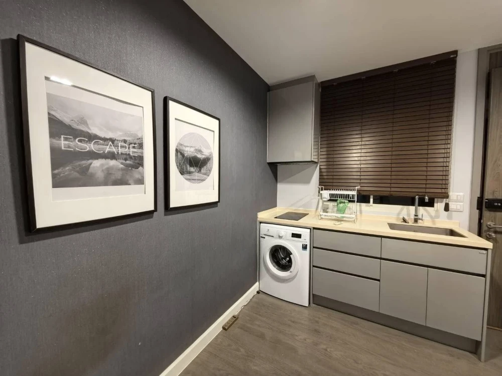 For sale or rent: A Space ID Asoke-Ratchada. Beautiful room condition, fully furnished, ready to move in.