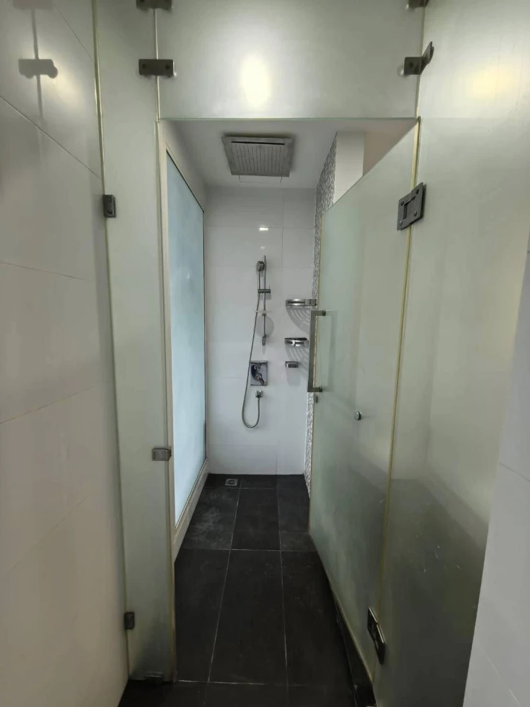 For sale or rent: A Space ID Asoke-Ratchada. Beautiful room condition, fully furnished, ready to move in.