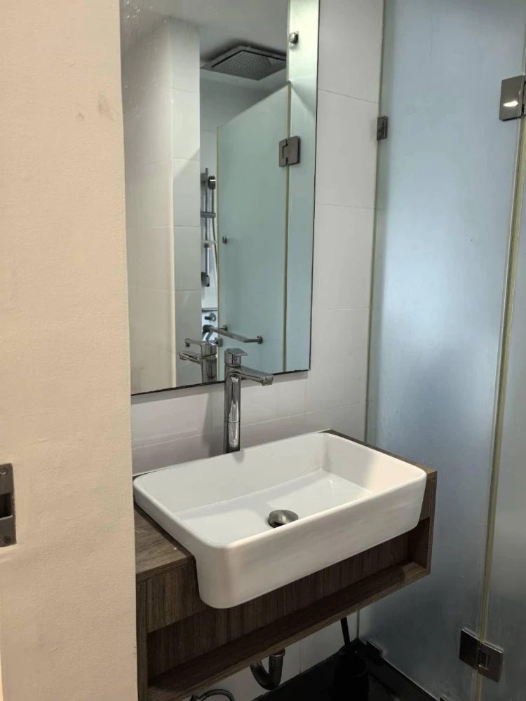 For sale or rent: A Space ID Asoke-Ratchada. Beautiful room condition, fully furnished, ready to move in.