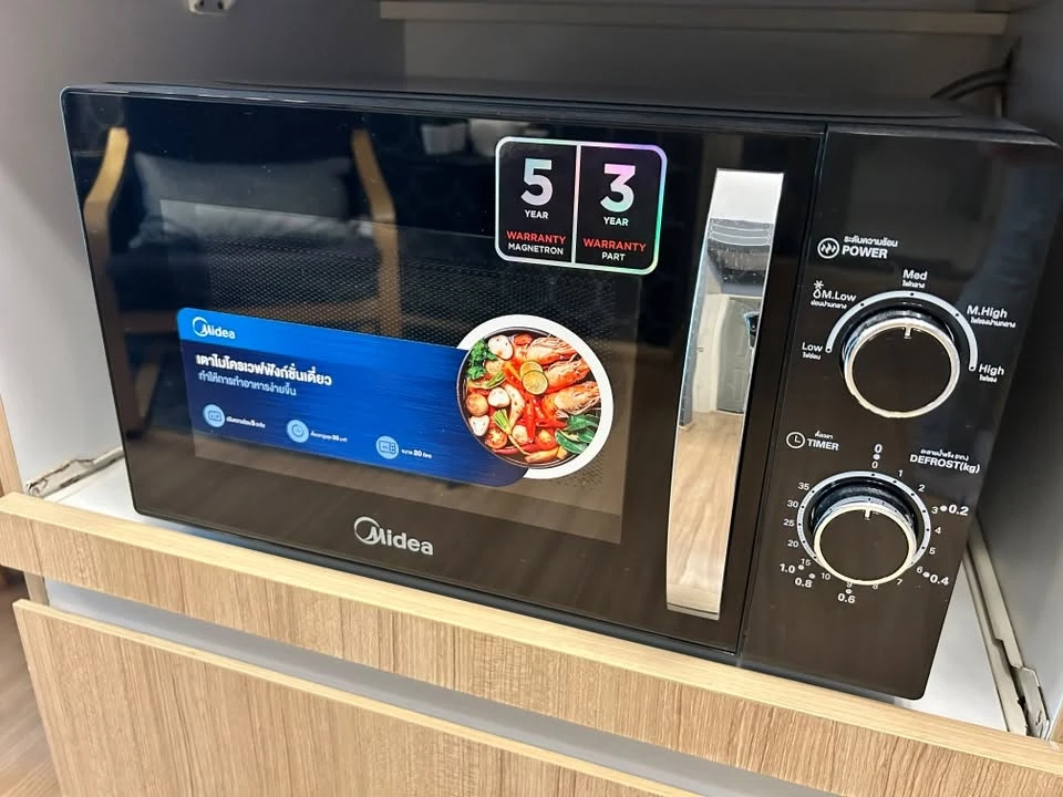 For sale or rent: A Space Play Ratchada-Sutthisarn. Beautifully decorated, luxurious and upscale unit in a prime location. Fully furnished. Book now!