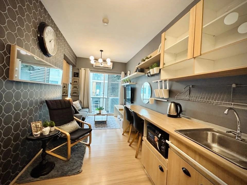 For sale or rent: A Space Play Ratchada-Sutthisarn. Beautifully decorated, luxurious and upscale unit in a prime location. Fully furnished. Book now!