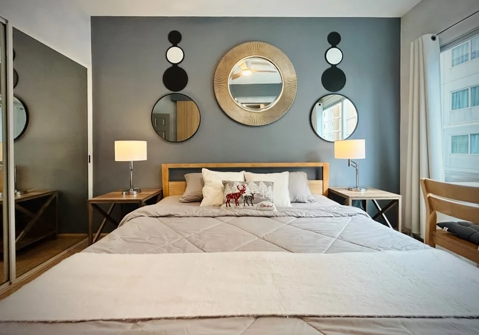 For sale or rent: A Space Play Ratchada-Sutthisarn. Beautifully decorated, luxurious and upscale unit in a prime location. Fully furnished. Book now!
