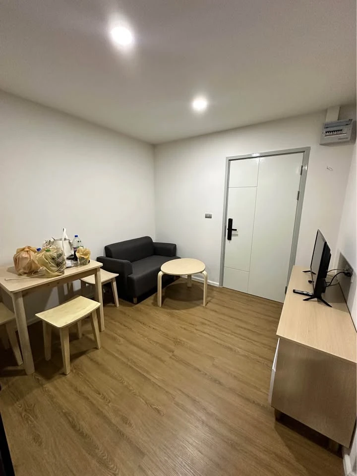For sale / rent Alive Sukhumvit 76, who is this? Fully furnished, ready to move in. This room is worth more than the price.