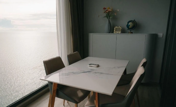 For sale, for rent, AROM WONGAMAT, 27th floor, sea view, fully furnished, nice to live in, hurry and reserve now, don't wait.