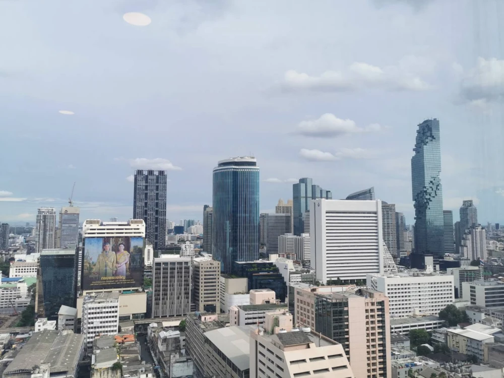 For rent: Ashton Chula-Silom, very high floor unit with beautiful, unblocked view and privacy. Beautifully decorated and ready to move in.