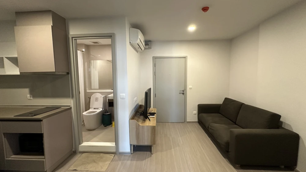 For sale, for rent Aspire Asoke - Ratchada, nice room, good location, fully furnished, just bring your bags and move in.