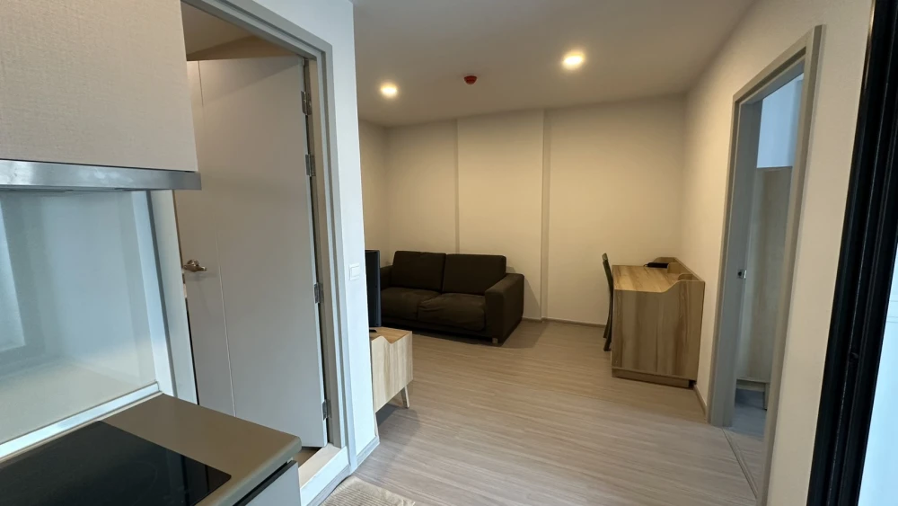 For sale, for rent Aspire Asoke - Ratchada, nice room, good location, fully furnished, just bring your bags and move in.