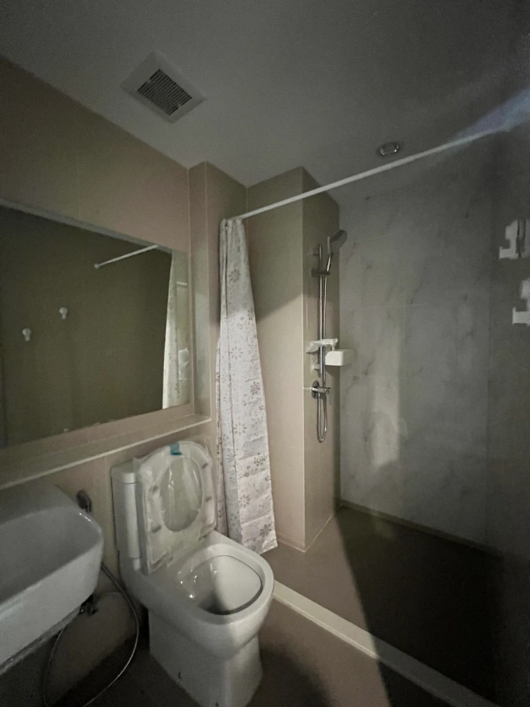 For sale or rent: Aspire Erawan Prime, 21st floor, fully furnished, ready to move in. Book now!