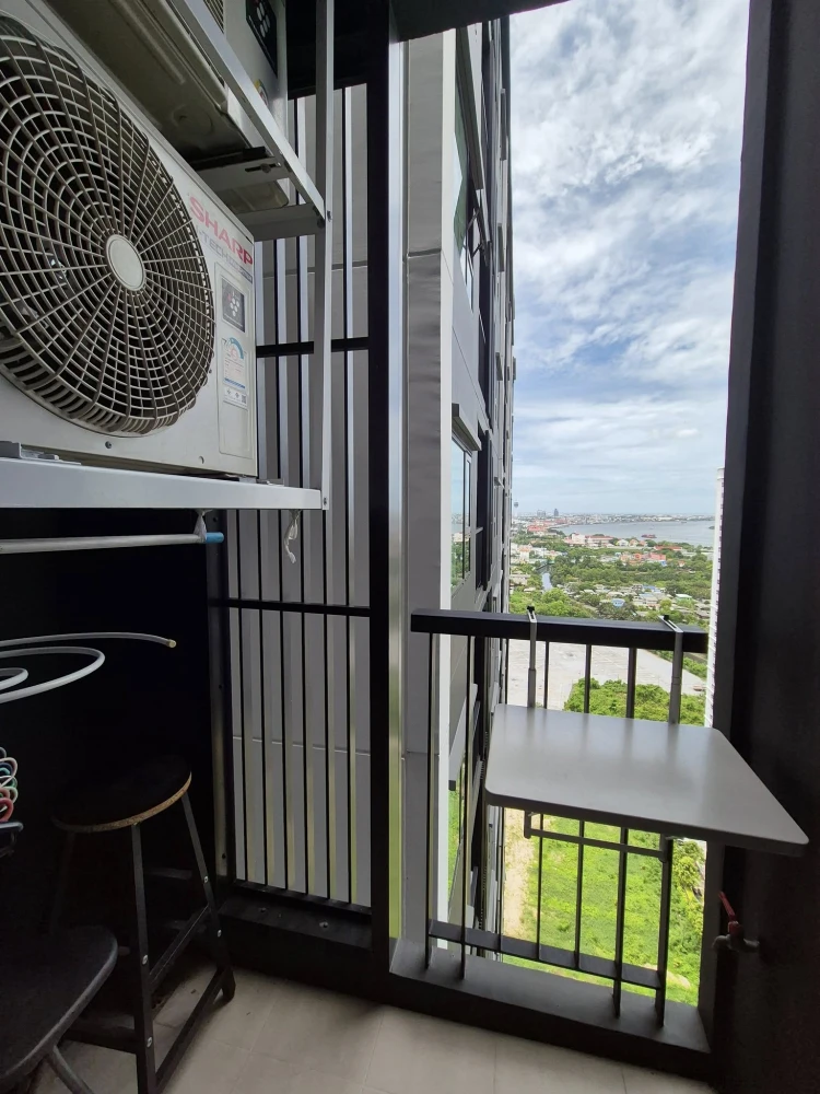 For sale, for rent, Aspire Erawan Prime, One bed room, ready to move in, cool and comfortable, receives wind all year round, has complete electrical a