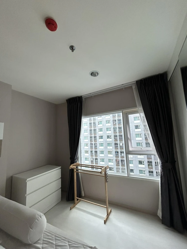 For sale or rent: ASPIRE Erawan, corner room, not crowded, good location, comes with complete furniture and appliances. Reserve now!