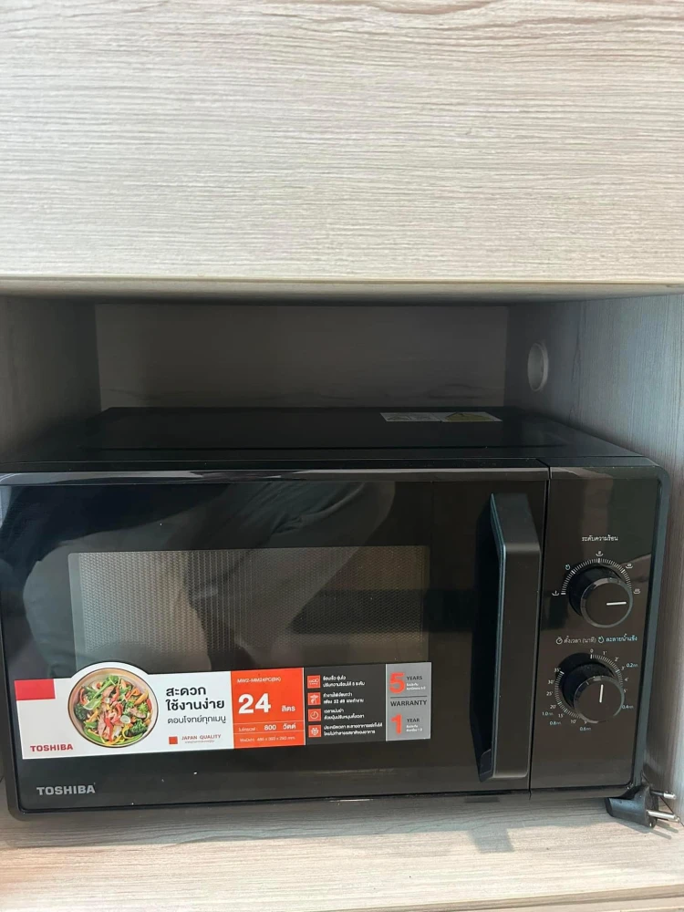 For sale or rent: ASPIRE Erawan, corner room, not crowded, good location, comes with complete furniture and appliances. Reserve now!