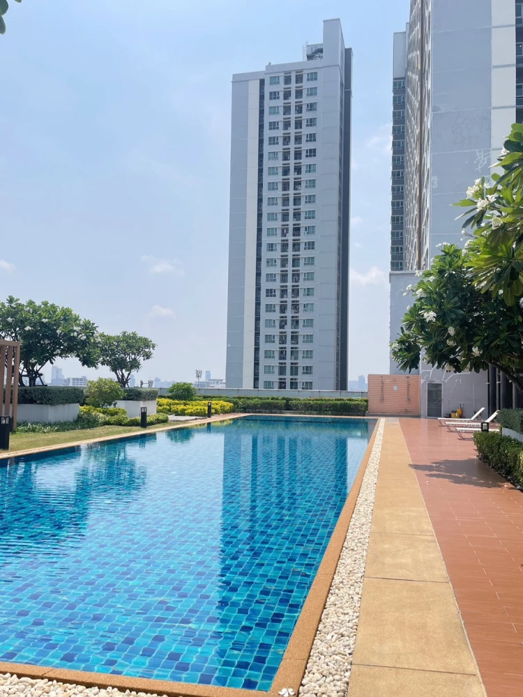 For sale or rent: Aspire Ngamwongwan, a lovely, fully furnished apartment. Book now! Don't miss out!