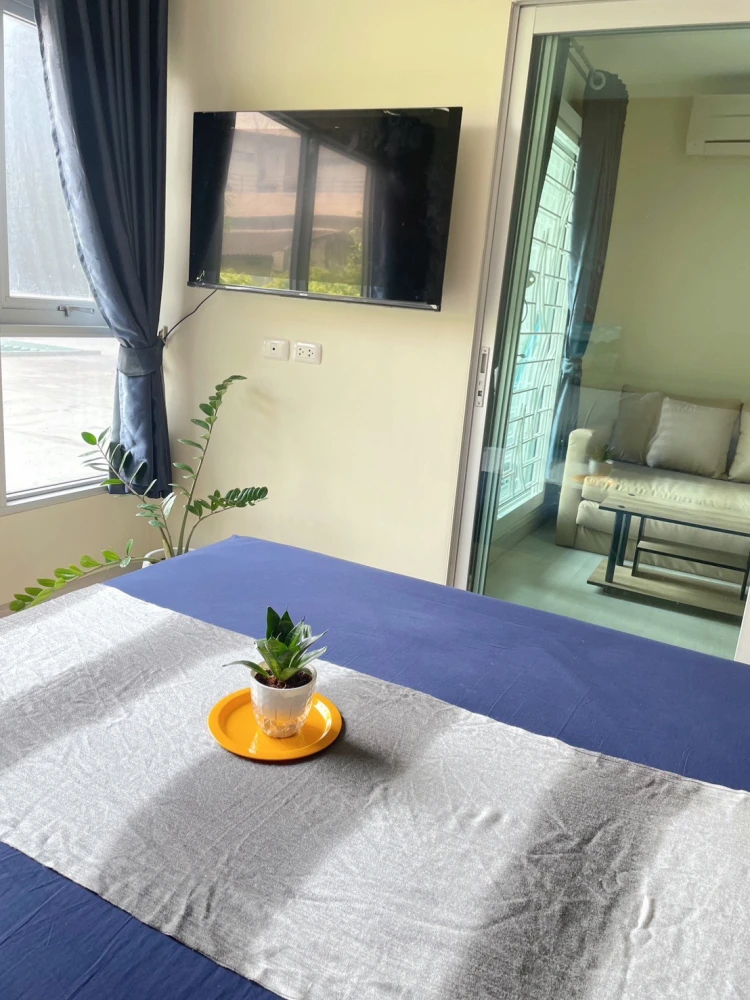 For sale or rent: Aspire Ngamwongwan, a lovely, fully furnished apartment. Book now! Don't miss out!