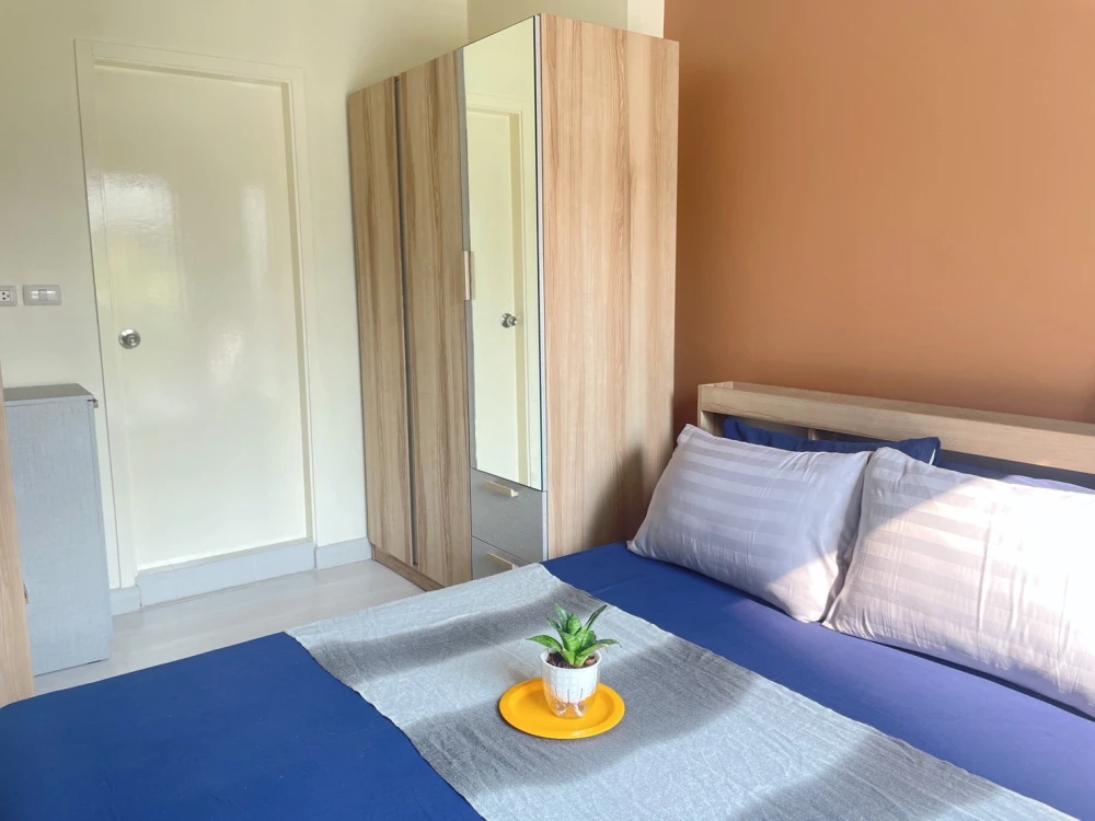 For sale or rent: Aspire Ngamwongwan, a lovely, fully furnished apartment. Book now! Don't miss out!