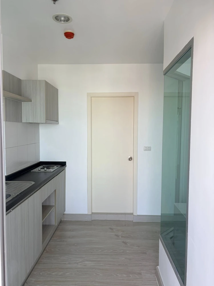 For sale or rent: Aspire Ngamwongwan, corner unit, less crowded, fully furnished, high floor with unblocked view. Don't miss out!