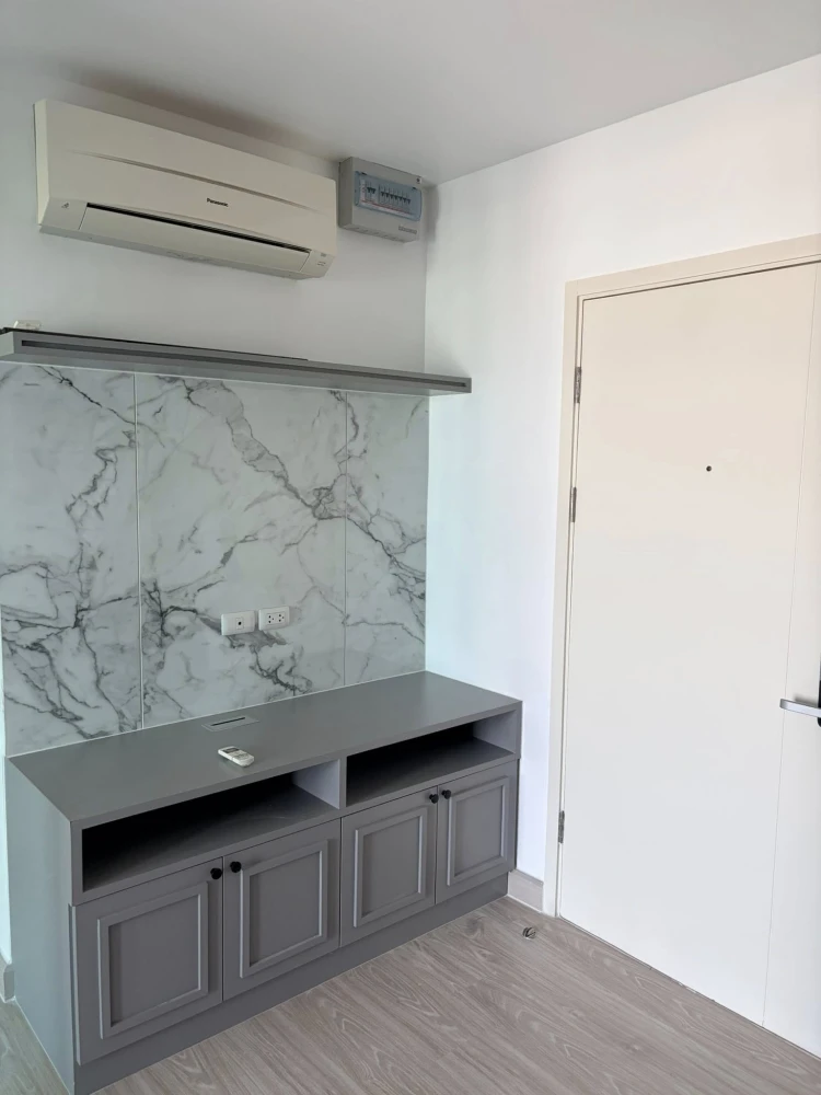 For sale or rent: Aspire Ngamwongwan, corner unit, less crowded, fully furnished, high floor with unblocked view. Don't miss out!