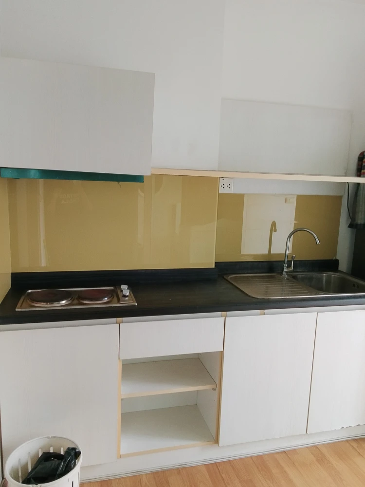 For sale or rent: Aspire Rama 4, 9th floor, Building B, corner room, city view, with beautiful wallpaper. Interested? Reserve now!