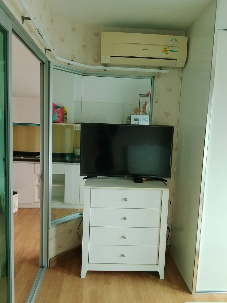 For sale or rent: Aspire Rama 4, 9th floor, Building B, corner room, city view, with beautiful wallpaper. Interested? Reserve now!