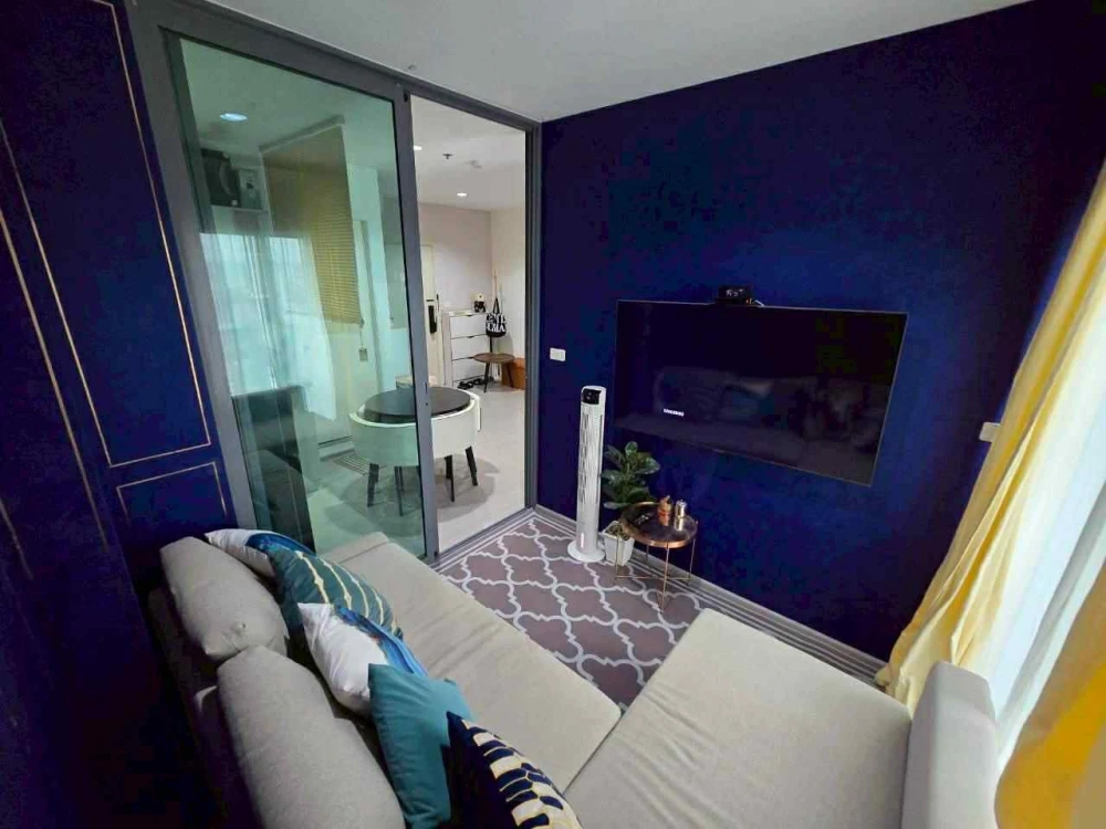 For sale or rent: Aspire Sathorn-Ratchaphruek, beautifully decorated room with a stunning theme, plenty of usable space, fully furnished. Reserve now!