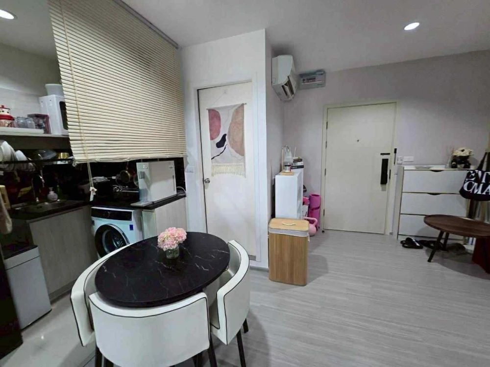 For sale or rent: Aspire Sathorn-Ratchaphruek, beautifully decorated room with a stunning theme, plenty of usable space, fully furnished. Reserve now!