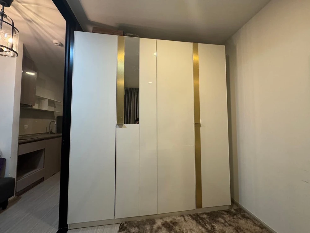 For sale, for rent, Aspire Asoke-Ratchada, Building E, 3rd floor, size 26 sq m., partitioned room area, fully furnished, ready to move in