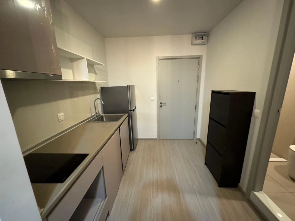 For sale, for rent, Aspire Asoke-Ratchada, Building E, 3rd floor, size 26 sq m., partitioned room area, fully furnished, ready to move in