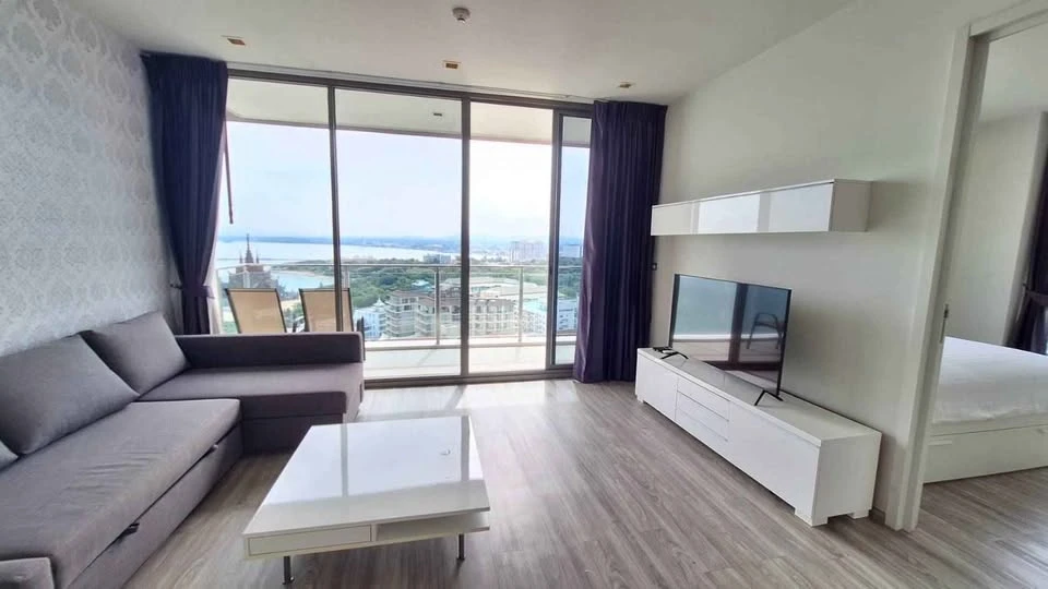 For sale or rent at Baan Plai Haad. Spacious rooms with plenty of usable space, high-quality wallpaper, and beautiful, unblocked views. Book now!